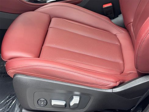 Used 2023 BMW X4 M40i w/ Premium Package image 39