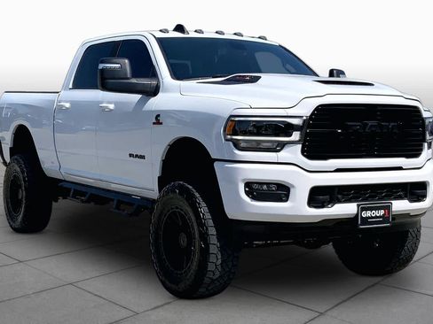 Used 2024 RAM 2500 Laramie w/ Night Edition AWD/4WD image 3