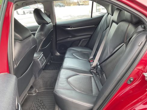 Used 2020 Toyota Camry XLE image 27