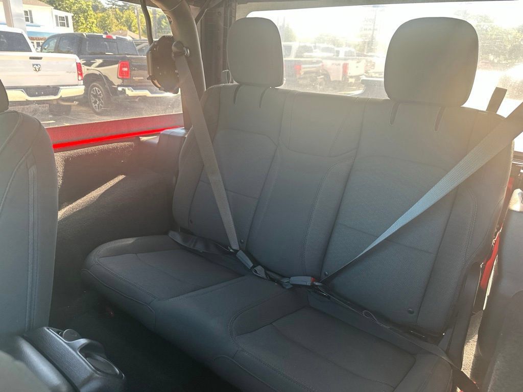 Used 2020 Jeep Wrangler Sport AWD/4WD image 28