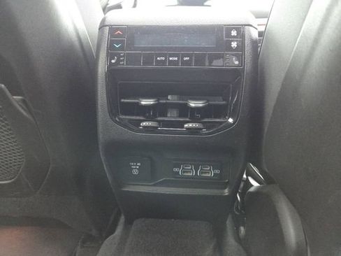 Used 2022 Jeep Grand Cherokee L Overland AWD/4WD image 19