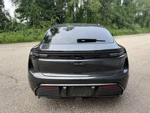 Certified 2025 Porsche Macan Turbo Electric AWD/4WD image 4
