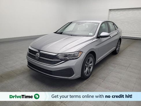 Used 2024 Volkswagen Jetta SE image 1