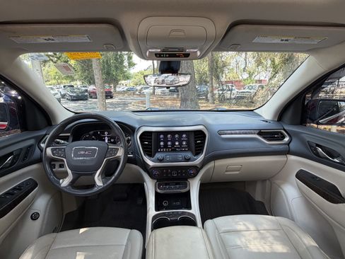 Used 2021 GMC Acadia Denali w/ Denali Technology Package FWD image 36