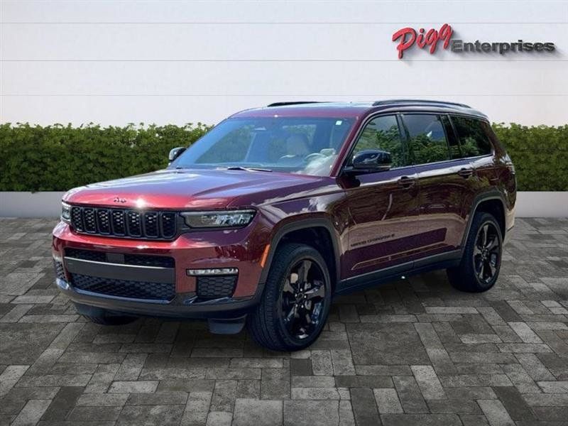Used 2024 Jeep Grand Cherokee L Limited w/ Black Appearance Package AWD/4WD image 4