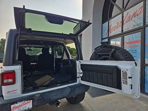 Used 2019 Jeep Wrangler Unlimited Sport S AWD/4WD image 91