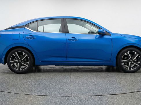 Used 2025 Nissan Sentra SV FWD image 11