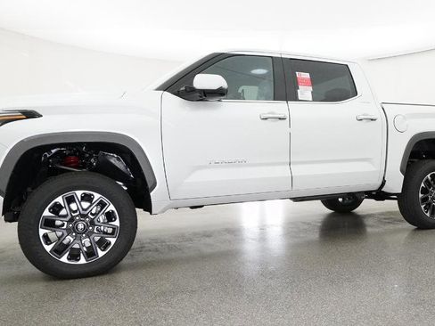 New 2026 Toyota Tundra Limited AWD/4WD image 21