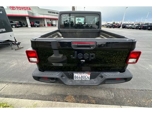 Used 2021 Jeep Gladiator Sport AWD/4WD image 6