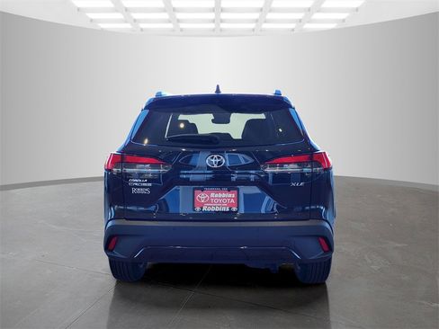 Used 2024 Toyota Corolla Cross XLE image 6