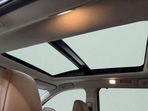 Used 2024 Nissan Pathfinder Platinum w/ Cargo Package image 14