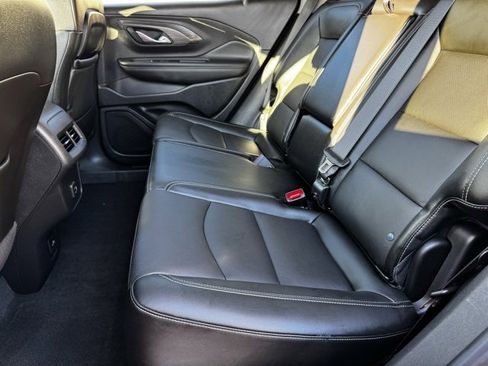 Used 2023 GMC Terrain SLT image 6