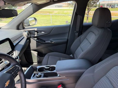 Used 2026 Chevrolet Equinox LT FWD image 49