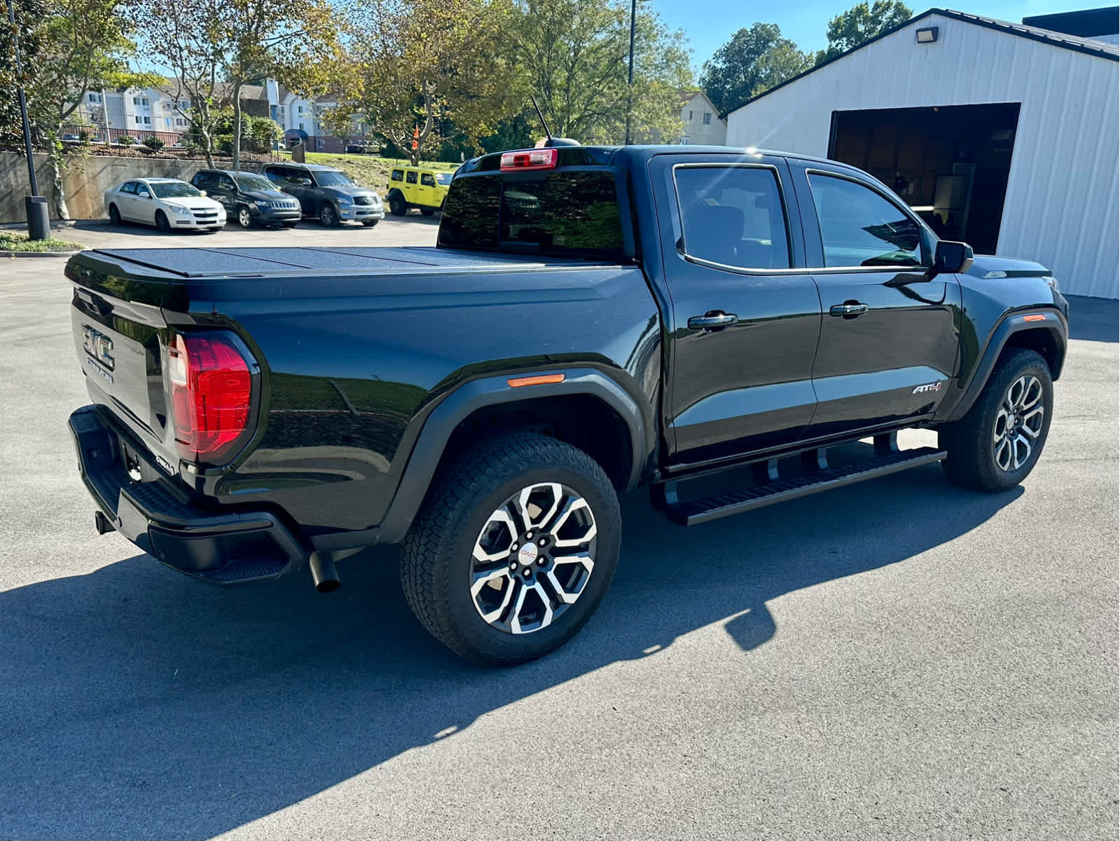 Used 2024 GMC Canyon AT4 w/ Technology Package AWD/4WD image 5