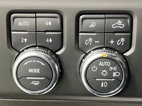 Used 2024 GMC Sierra 2500 AT4X AWD/4WD image 56