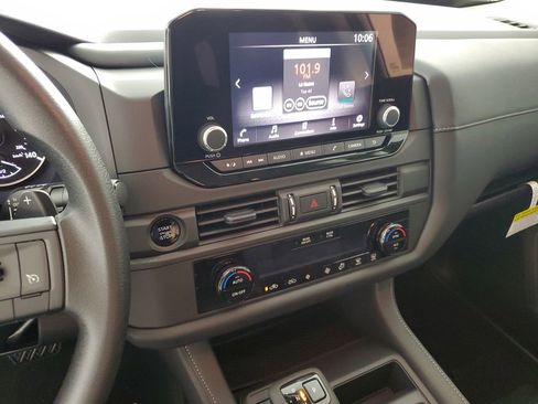 New 2025 Nissan Pathfinder S image 16