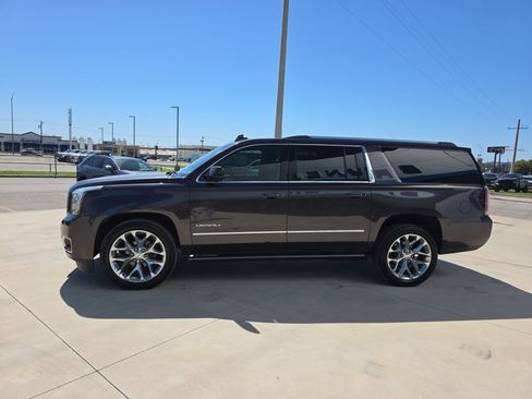 Used 2018 GMC Yukon XL Denali w/ Denali Ultimate Package image 4