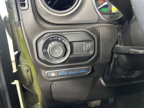 Used 2023 Jeep Wrangler Unlimited w/ Cold Weather Group image 19