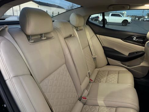 Used 2018 Nissan Maxima Platinum image 20