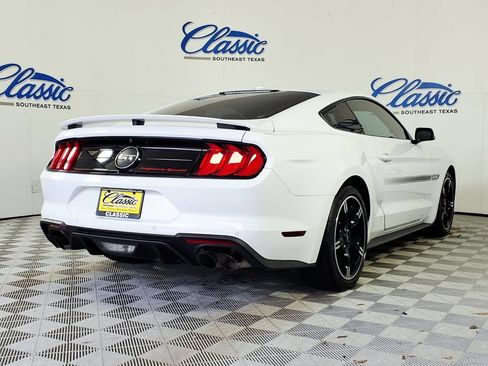 Used 2019 Ford Mustang GT Premium w/ Equipment Group 401A RWD image 6
