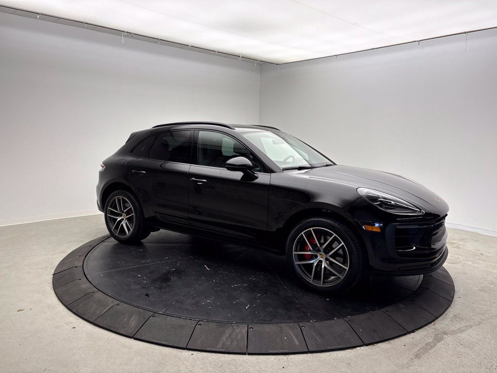 Certified 2023 Porsche Macan S AWD/4WD image 9