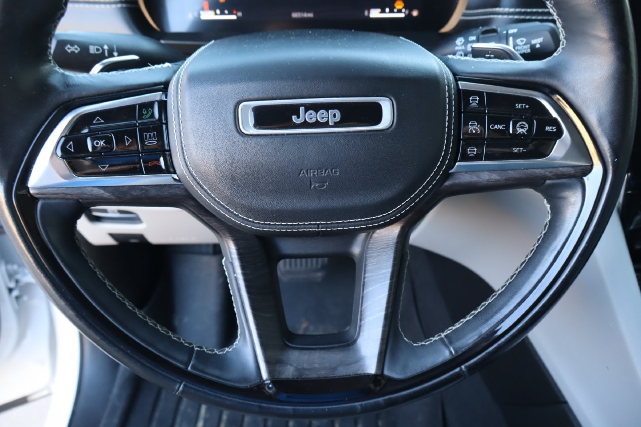 Used 2021 Jeep Grand Cherokee L Overland w/ Advanced Protech Group III AWD/4WD image 12