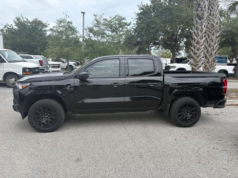 Used 2025 Chevrolet Colorado W/T w/ WT Custom Package RWD image 4