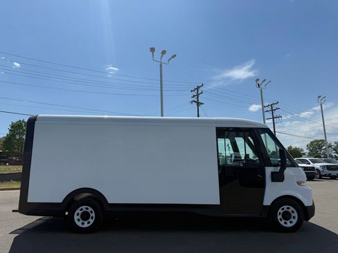 Used 2024 Chevrolet Brightdrop 600 w/ Battery Pack, Max Range AWD/4WD image 5