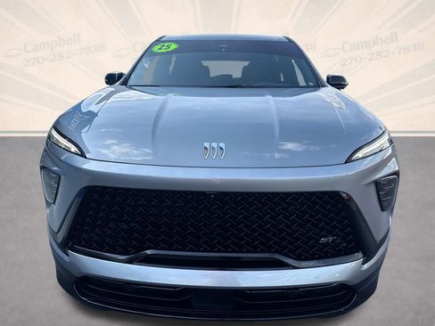 Used 2025 Buick Enclave Sport Touring image 9