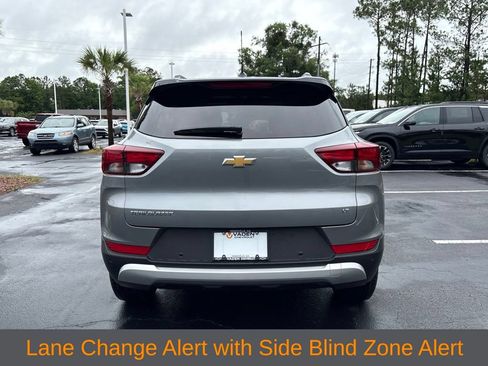 Used 2025 Chevrolet TrailBlazer LT w/ Driver Confidence Package FWD image 6