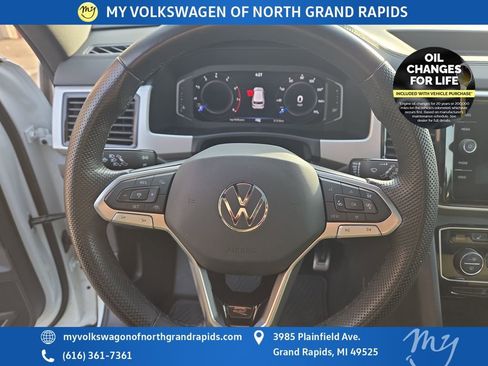 Used 2023 Volkswagen Atlas Cross Sport SEL R-Line image 15