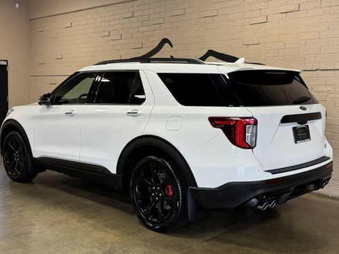 Used 2023 Ford Explorer ST w/ Technology Package AWD/4WD image 9