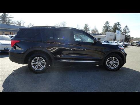 Used 2021 Ford Explorer XLT w/ Equipment Group 202A image 4