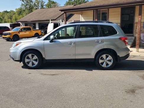 Used 2015 Subaru Forester 2.5i Premium w/ All-Weather Package AWD/4WD image 3