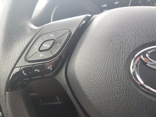 Used 2021 Toyota C-HR LE FWD image 21