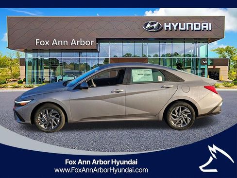 New 2026 Hyundai Elantra Hybrid FWD image 2