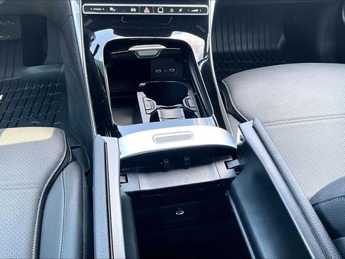 Certified 2025 Mercedes-Benz C 300 Sedan image 69