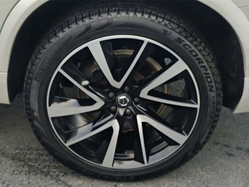 Used 2019 Volvo XC90 T6 Momentum w/ Protection Package Premier image 28