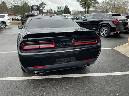 Used 2022 Dodge Challenger GT image 6