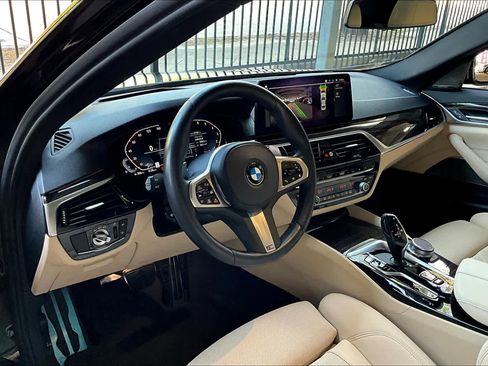 Used 2022 BMW 540i w/ M Sport Package image 16