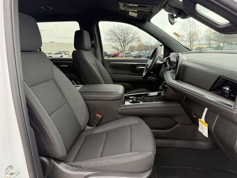 Used 2025 Chevrolet Tahoe LS image 28