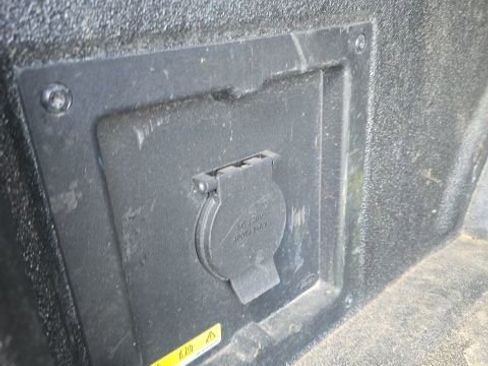 Used 2022 Ford F150 Lariat w/ Equipment Group 502A High image 9