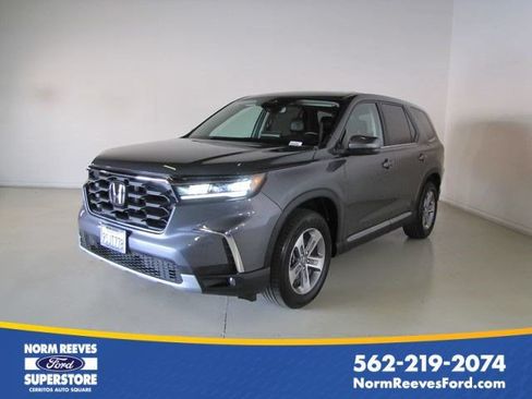 Used 2025 Honda Pilot EX-L image 1