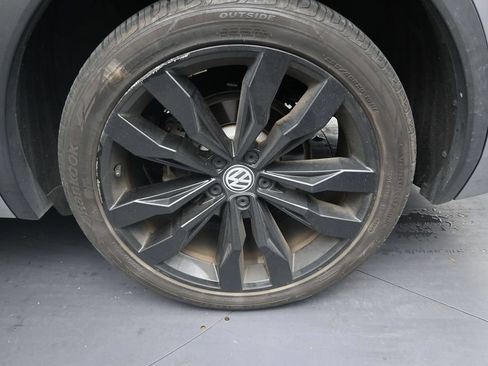 Used 2021 Volkswagen Tiguan SE R-Line FWD image 10