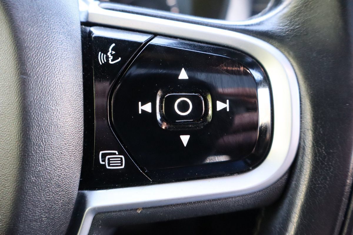 Used 2019 Volvo XC60 T5 Inscription w/ Protection Package AWD/4WD image 31