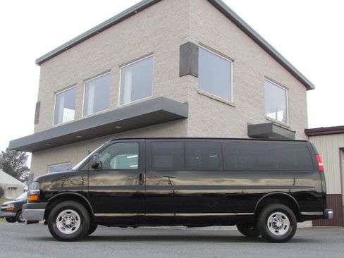 Used 2016 Chevrolet Express 3500 LT w/ LT Preferred Equipment Group RWD image 8