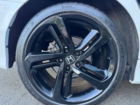 Used 2018 Honda Accord Sport image 17