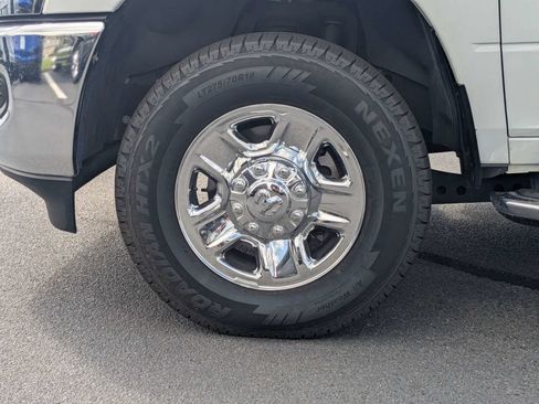 Used 2023 RAM 3500 Tradesman w/ Chrome Appearance Group AWD/4WD image 12