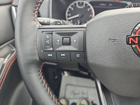 Used 2025 Nissan Rogue SV AWD/4WD image 21