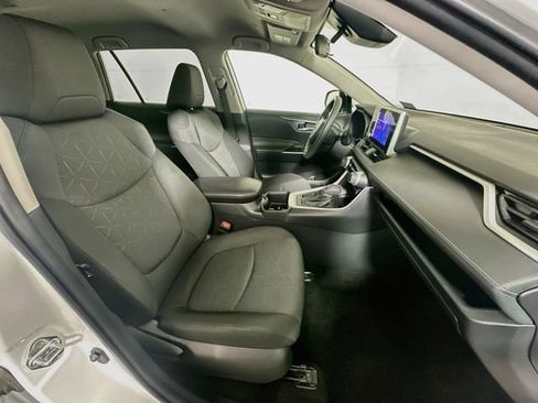 Certified 2025 Toyota RAV4 XLE FWD image 26